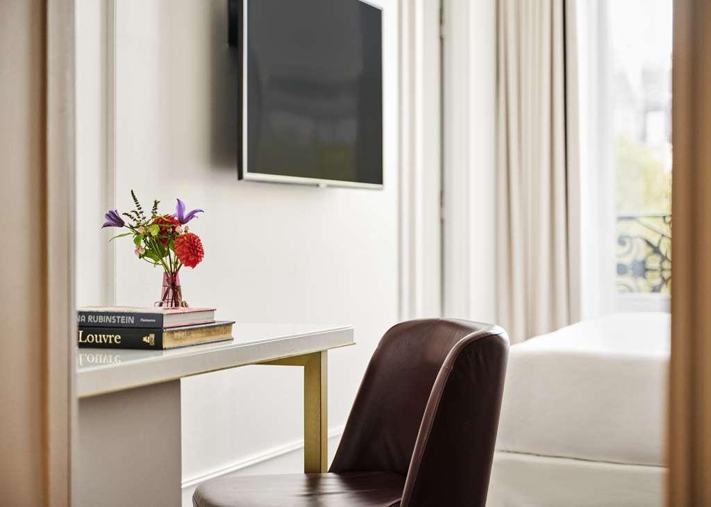 Du Louvre, In The Unbound Collection By Hyatt Parigi