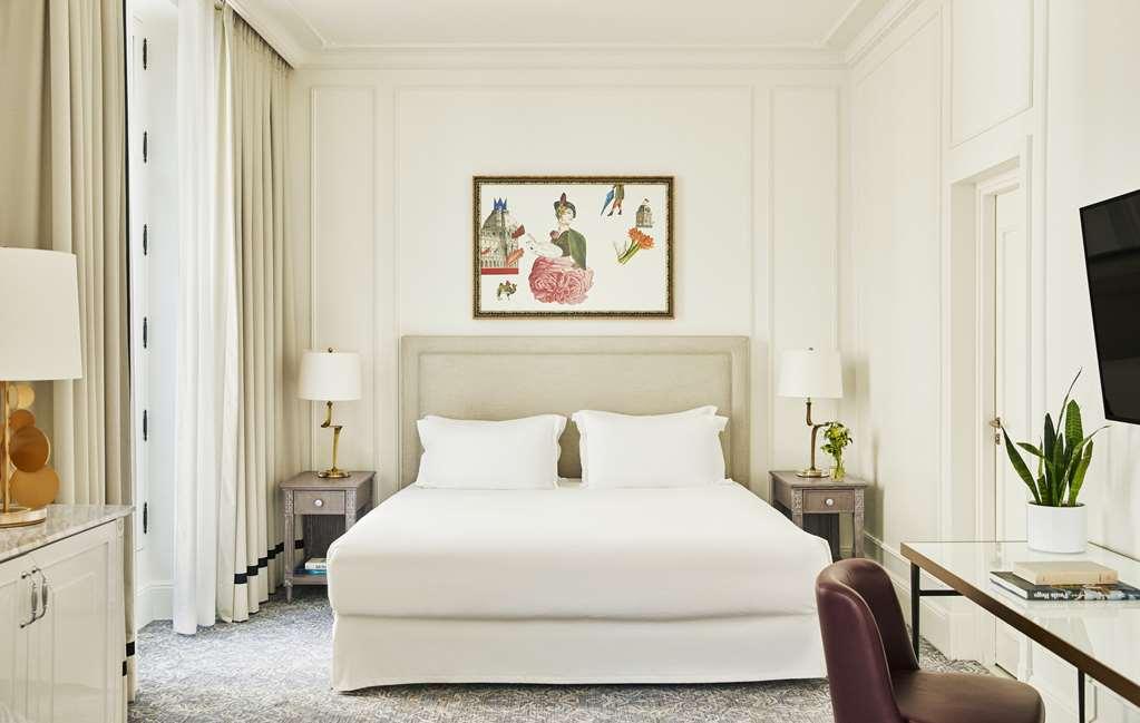 Du Louvre, In The Unbound Collection By Hyatt Parigi